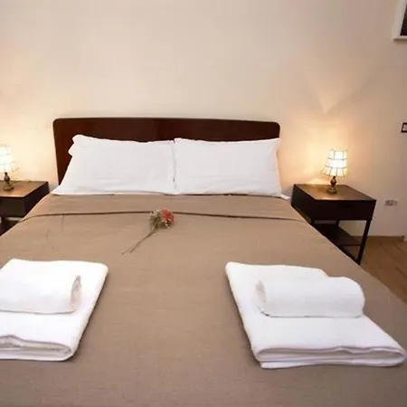 - Ciccone Iii Bh 100 Apartment